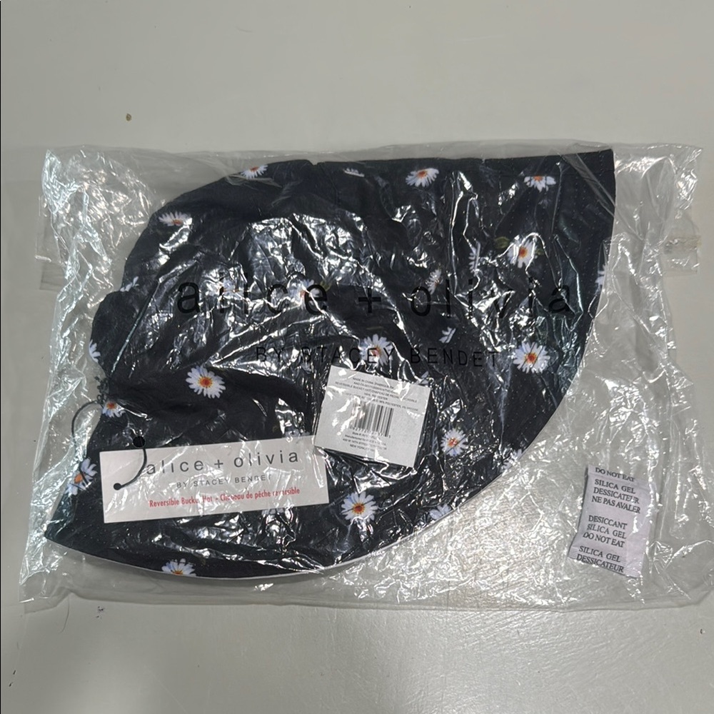 Alice + Olivia Reversible Bucket Hat Daisy Print NIB